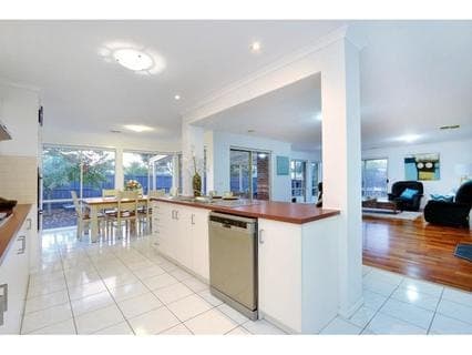 5 Traminer Drive, MOUNT MARTHA, Mount Martha - Thumbnail 4