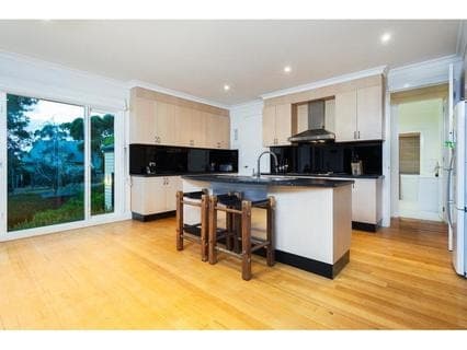 37 Cumberland Drive, MOUNT MARTHA, Mount Martha - Thumbnail 2