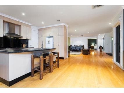 37 Cumberland Drive, MOUNT MARTHA, Mount Martha - Thumbnail 3