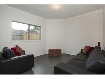 2/4 Ruth Road, MORNINGTON, Mornington - Thumbnail 2