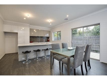 2/4 Ruth Road, MORNINGTON, Mornington - Thumbnail 4