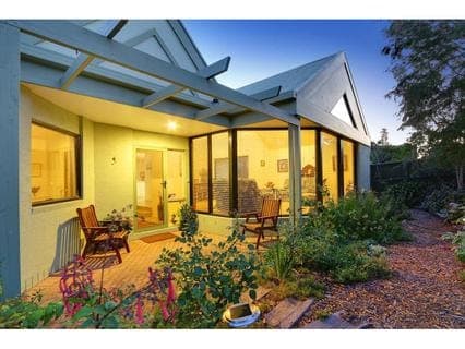 8 Jacaranda Crescent, MORNINGTON, Mornington - Image 1