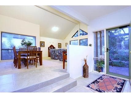 8 Jacaranda Crescent, MORNINGTON, Mornington - Thumbnail 3