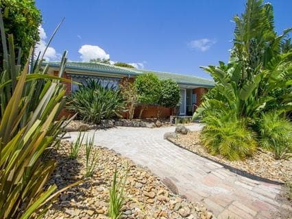 8 Kestrel Court, MORNINGTON, Mornington - Thumbnail 2