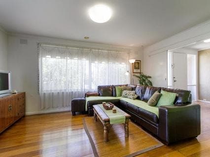 8 Kestrel Court, MORNINGTON, Mornington - Thumbnail 4