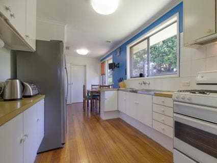 8 Kestrel Court, MORNINGTON, Mornington - Thumbnail 8
