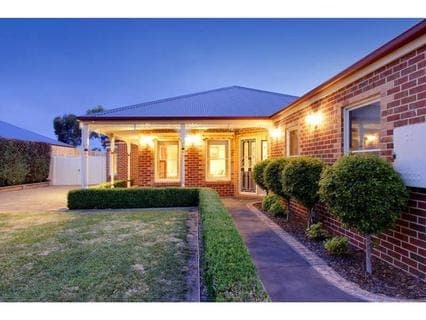 7 Kathleen Crescent, MORNINGTON, Mornington - Thumbnail 2