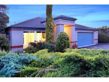17 Aimee Court, MORNINGTON, Mornington - Image 1
