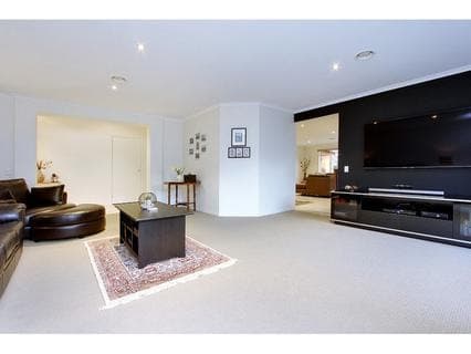 17 Aimee Court, MORNINGTON, Mornington - Thumbnail 4