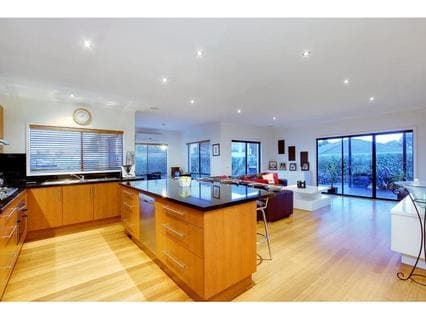 32 Samantha Drive, MORNINGTON, Mornington - Thumbnail 5