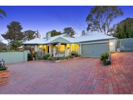 17 Taroona Close, Mount Eliza - Image 1