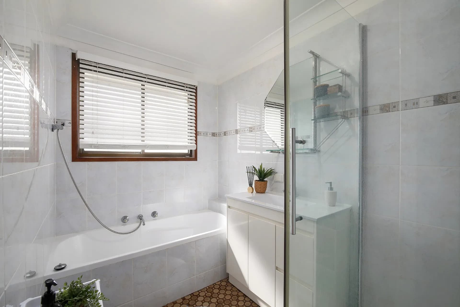 9 Coral Tree Place, Point Clare, NSW, Point Clare - Thumbnail 7