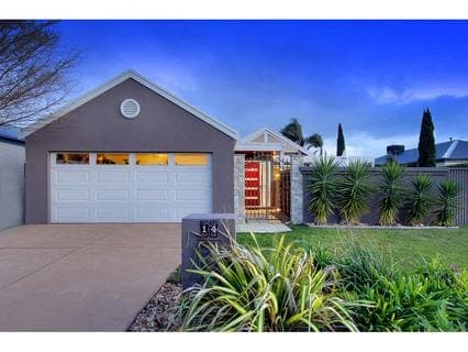 14 Palm Tree Drive, Safety Beach - Image 1
