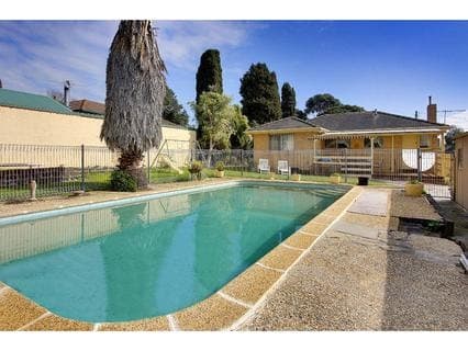 8 Scott Street, Mornington - Image 1