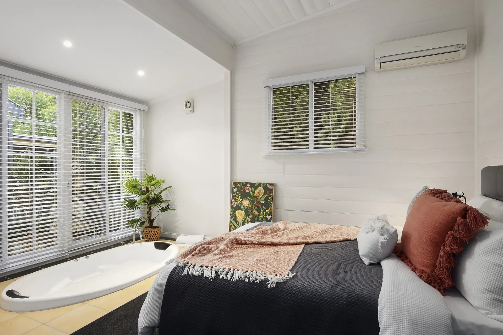 Unit 1/2 Mineral Springs Crescent, Hepburn Springs, VIC, Hepburn Springs - Thumbnail 5