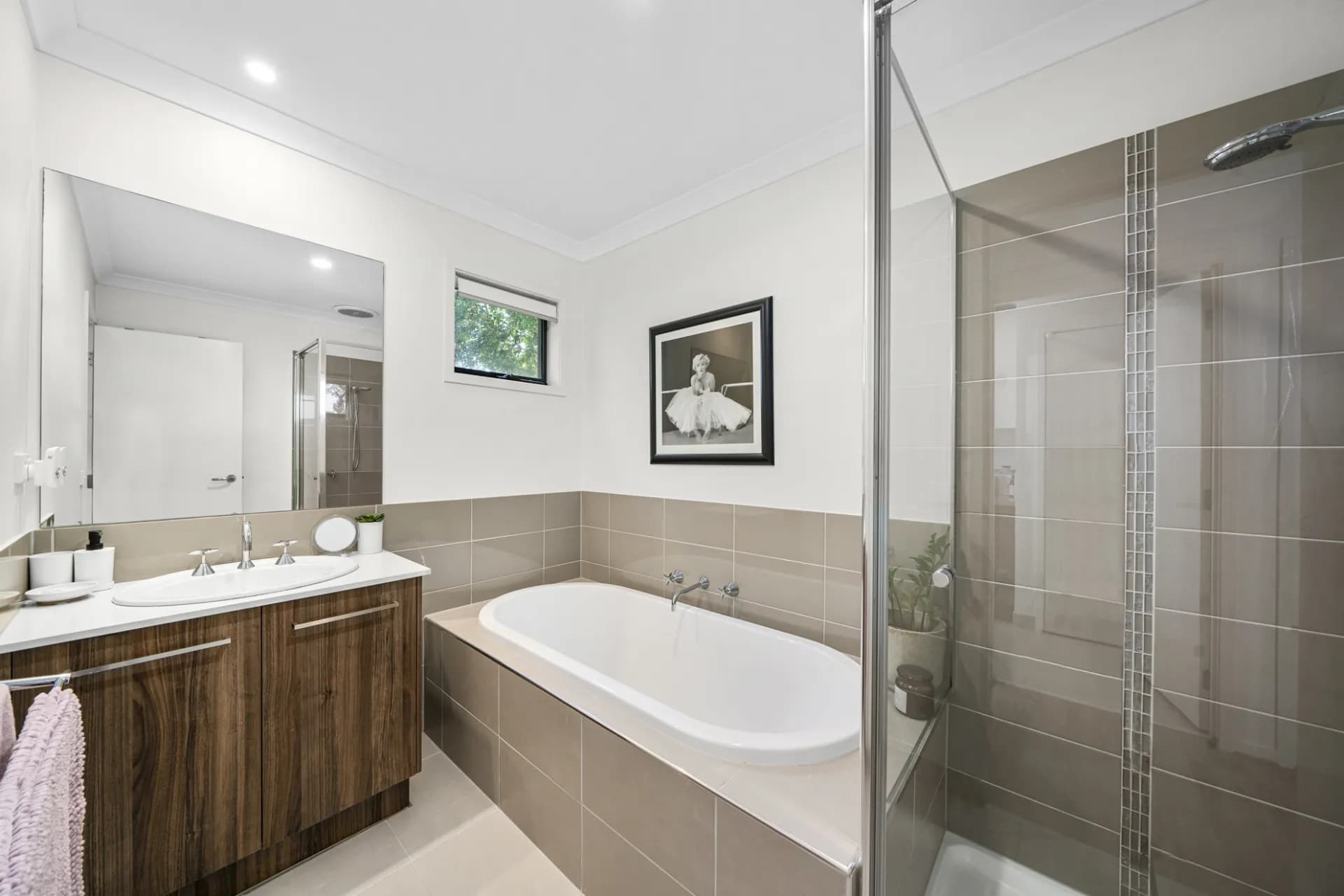 3 Firecrest Road, Manor Lakes, VIC, Manor Lakes - Thumbnail 3