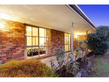 2 Jeremy Court, Mornington - Thumbnail 2