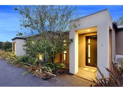 1/21 Kooyonga Grove, Mornington - Image 1
