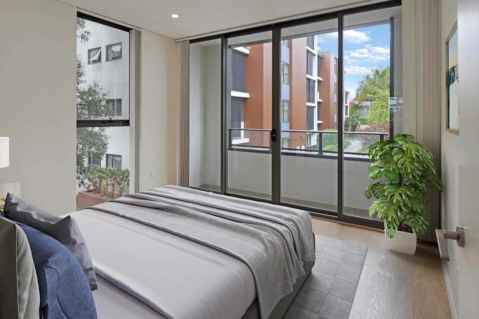 201E/1 Allengrove  Crescent, North Ryde, NSW, North Ryde - Thumbnail 2