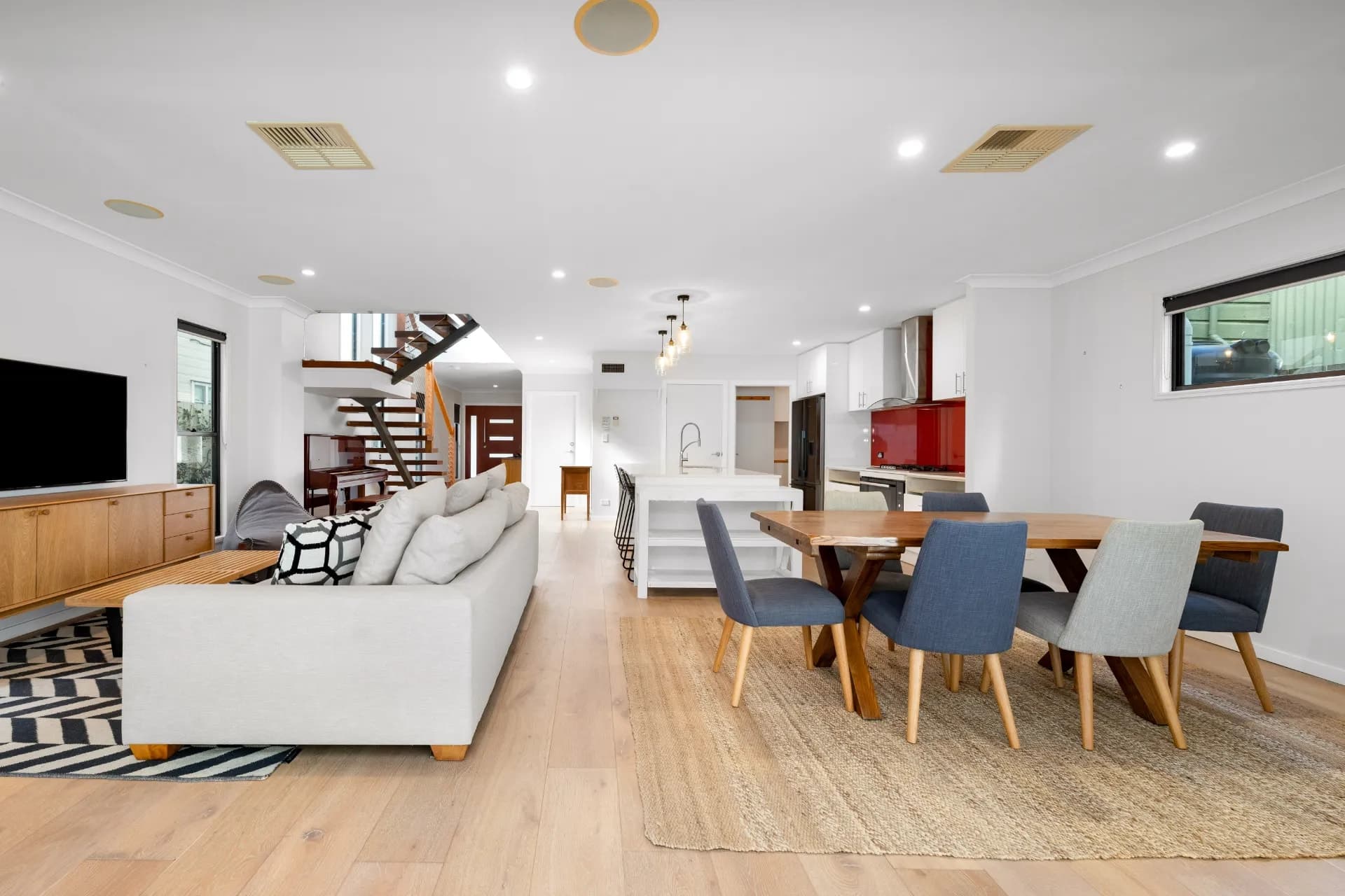 9 Sword Street, Woolloongabba, QLD, Woolloongabba - Thumbnail 2