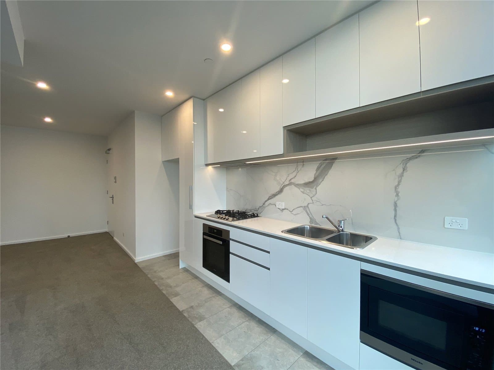 2713/560 Lonsdale Street, Melbourne - Thumbnail 4