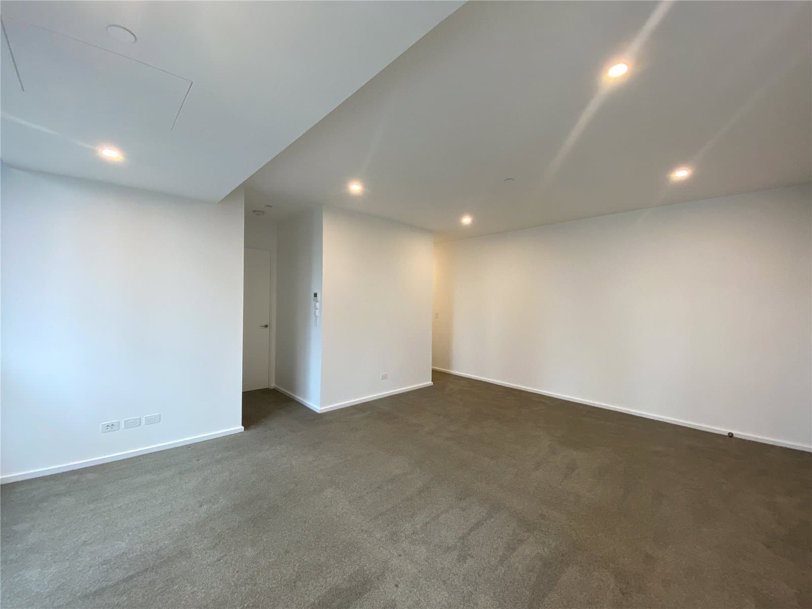 2713/560 Lonsdale Street, Melbourne - Thumbnail 6