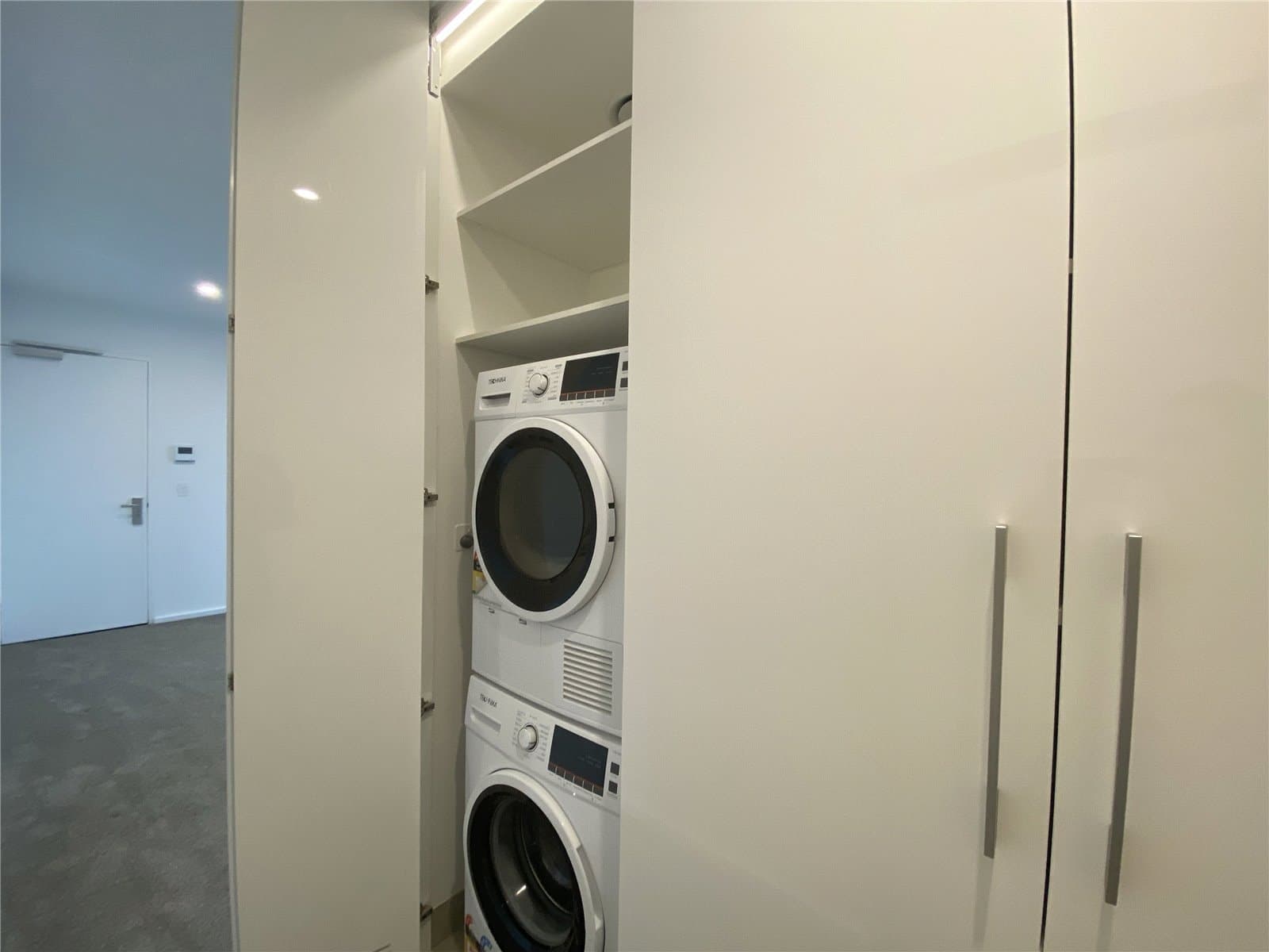 2713/560 Lonsdale Street, Melbourne - Thumbnail 7