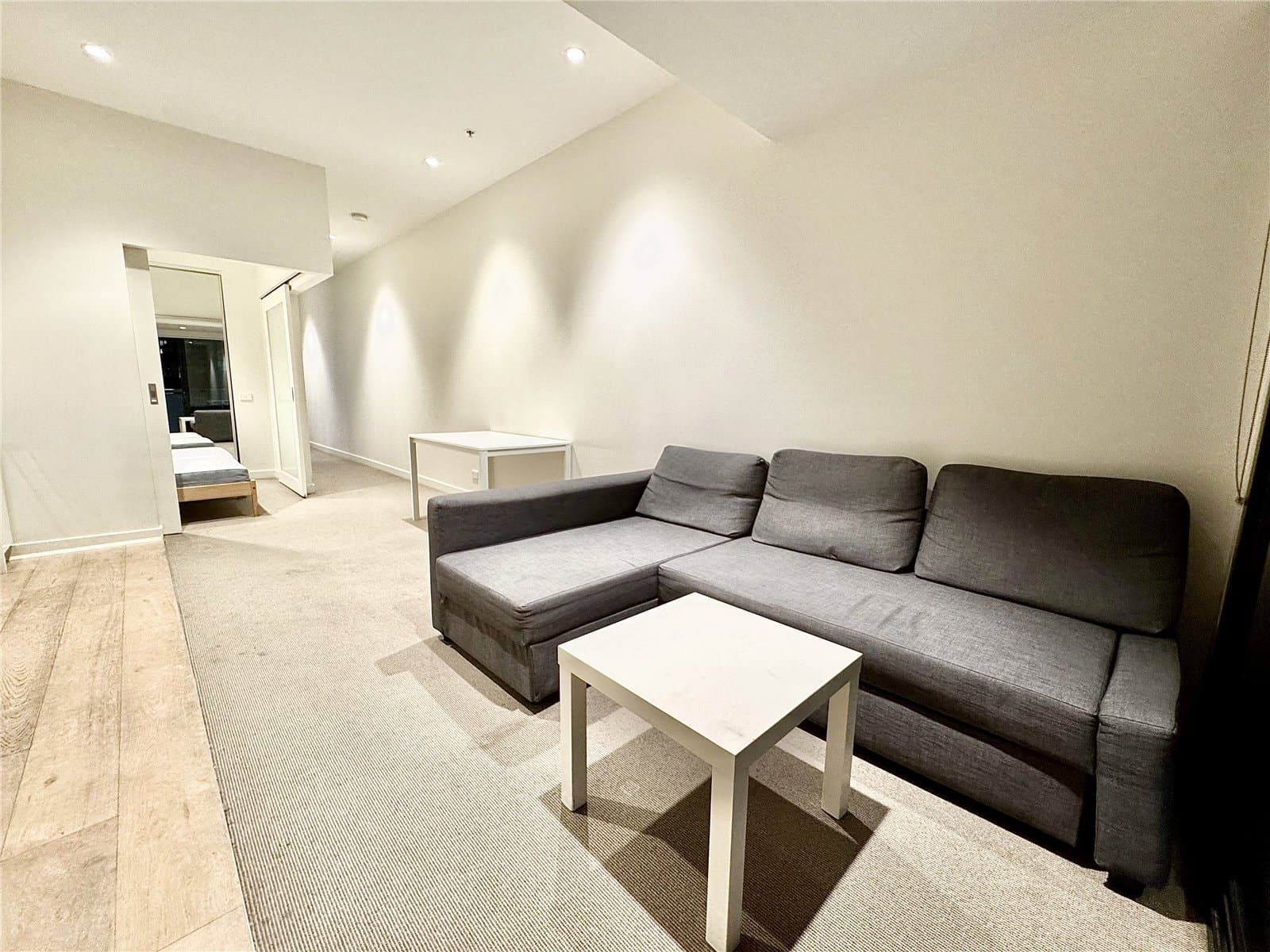 907/199 William Street, Melbourne - Thumbnail 2