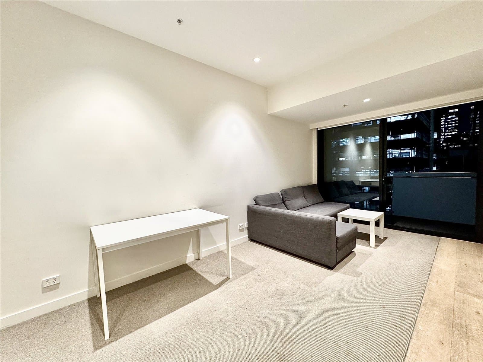 907/199 William Street, Melbourne - Thumbnail 3