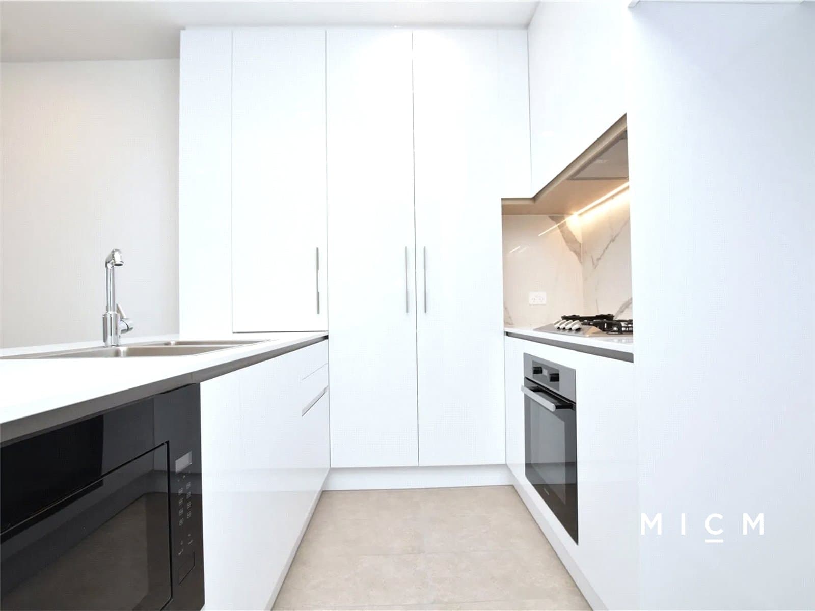 2902/81 City Road, Southbank - Thumbnail 2