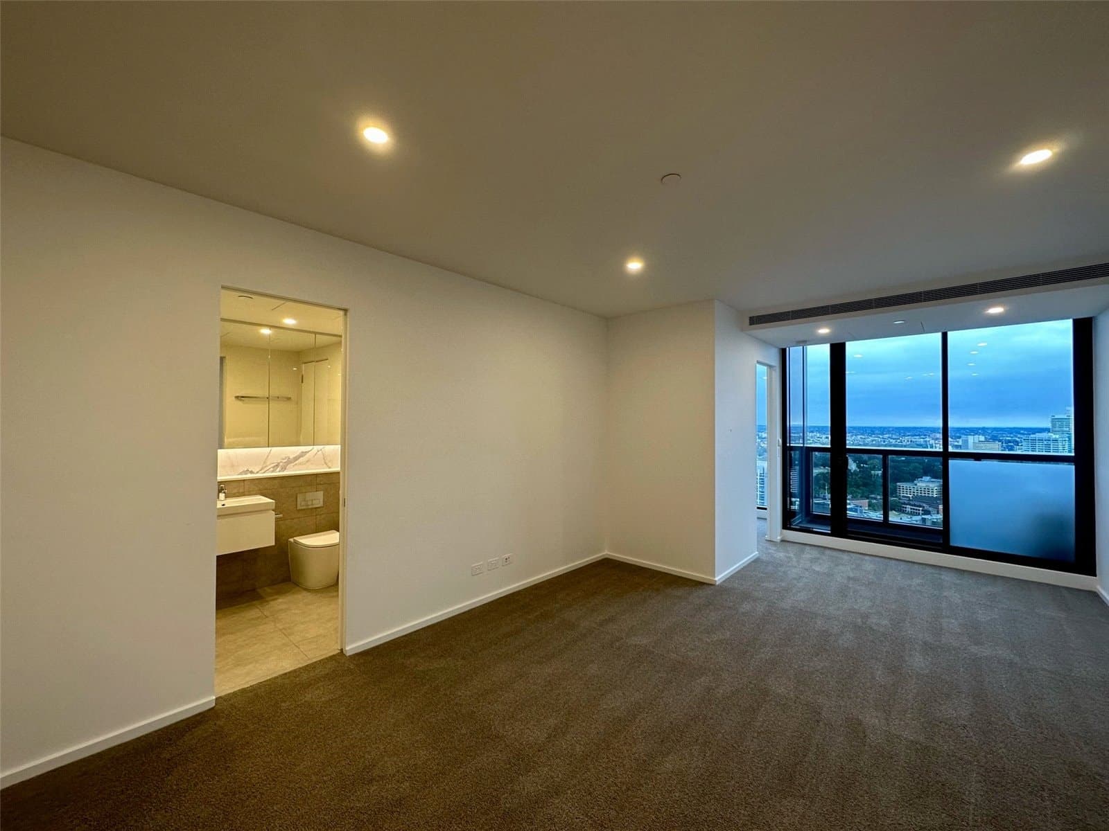 4002/81 City Road, Southbank - Thumbnail 2