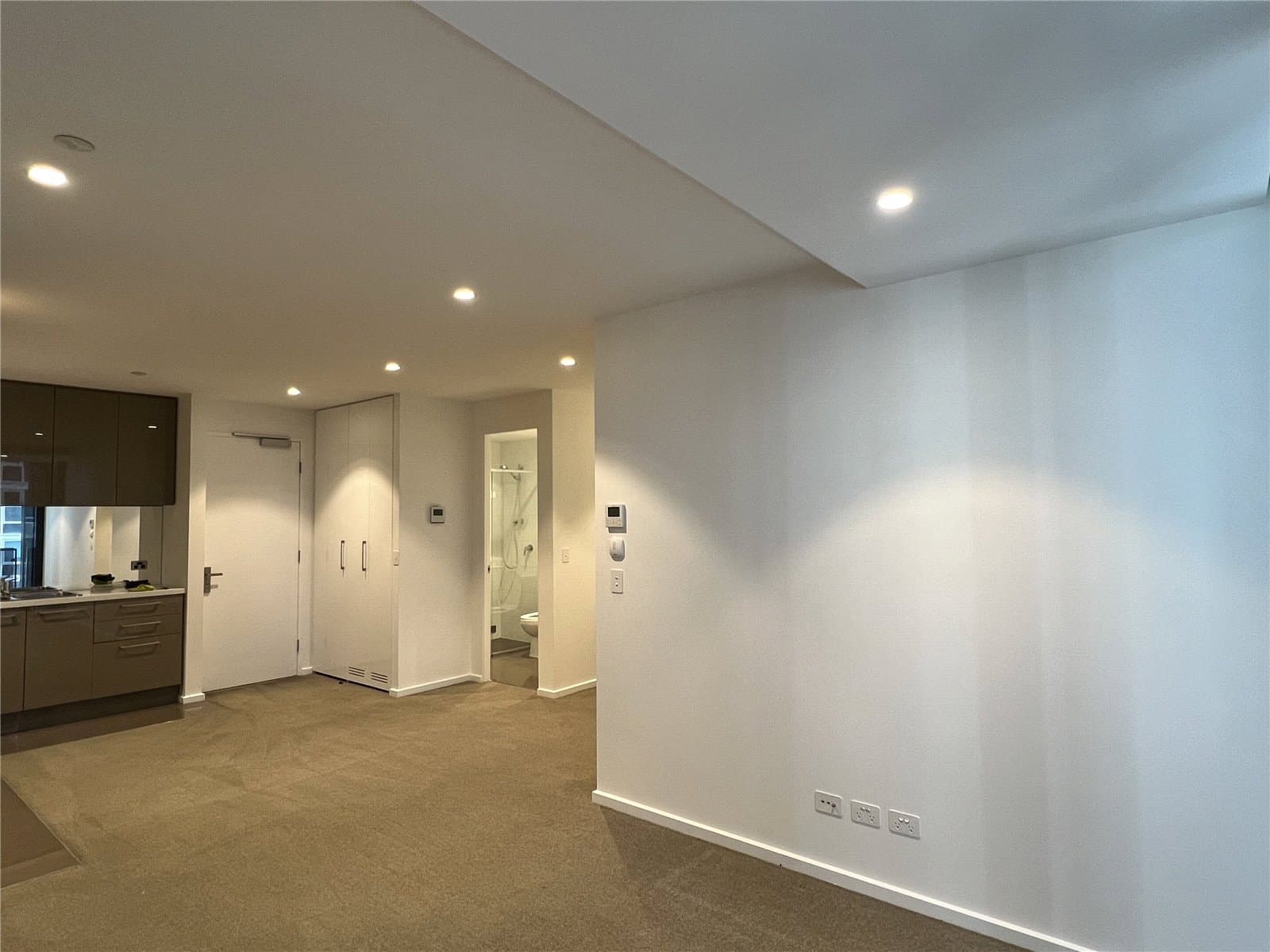 1807/60 Kavanagh Street, Southbank - Thumbnail 2