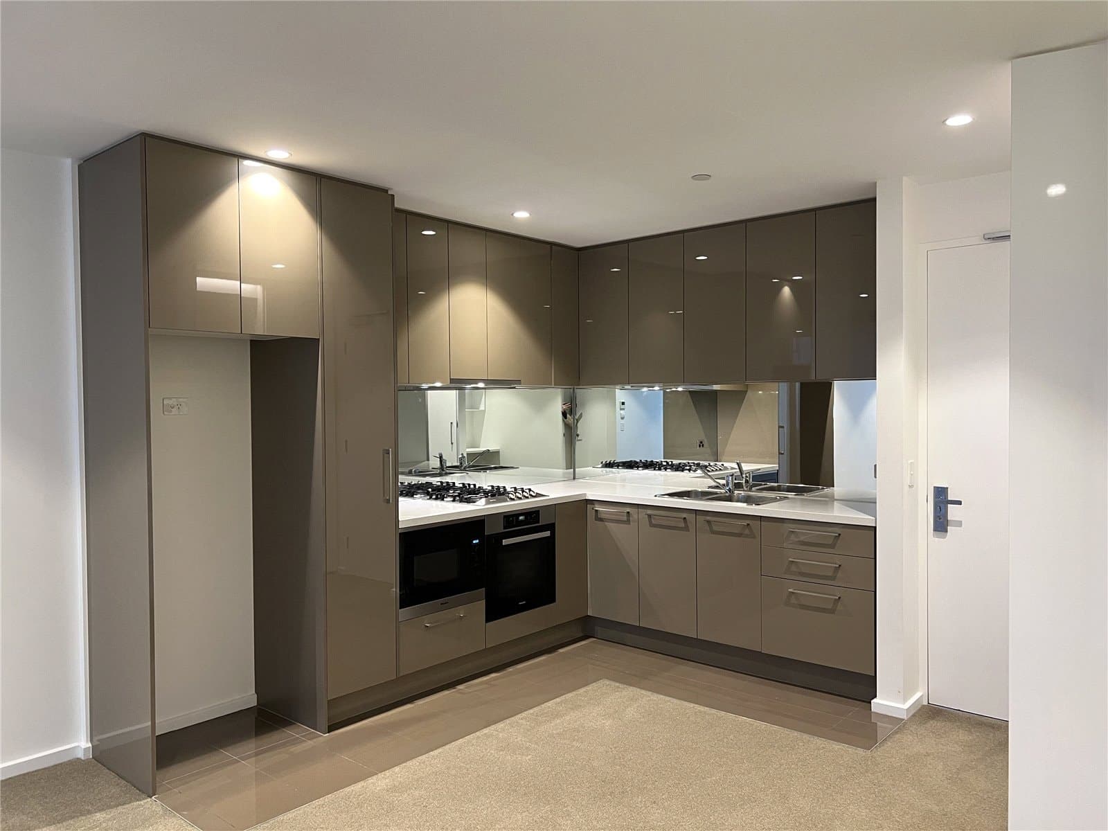 1807/60 Kavanagh Street, Southbank - Thumbnail 4