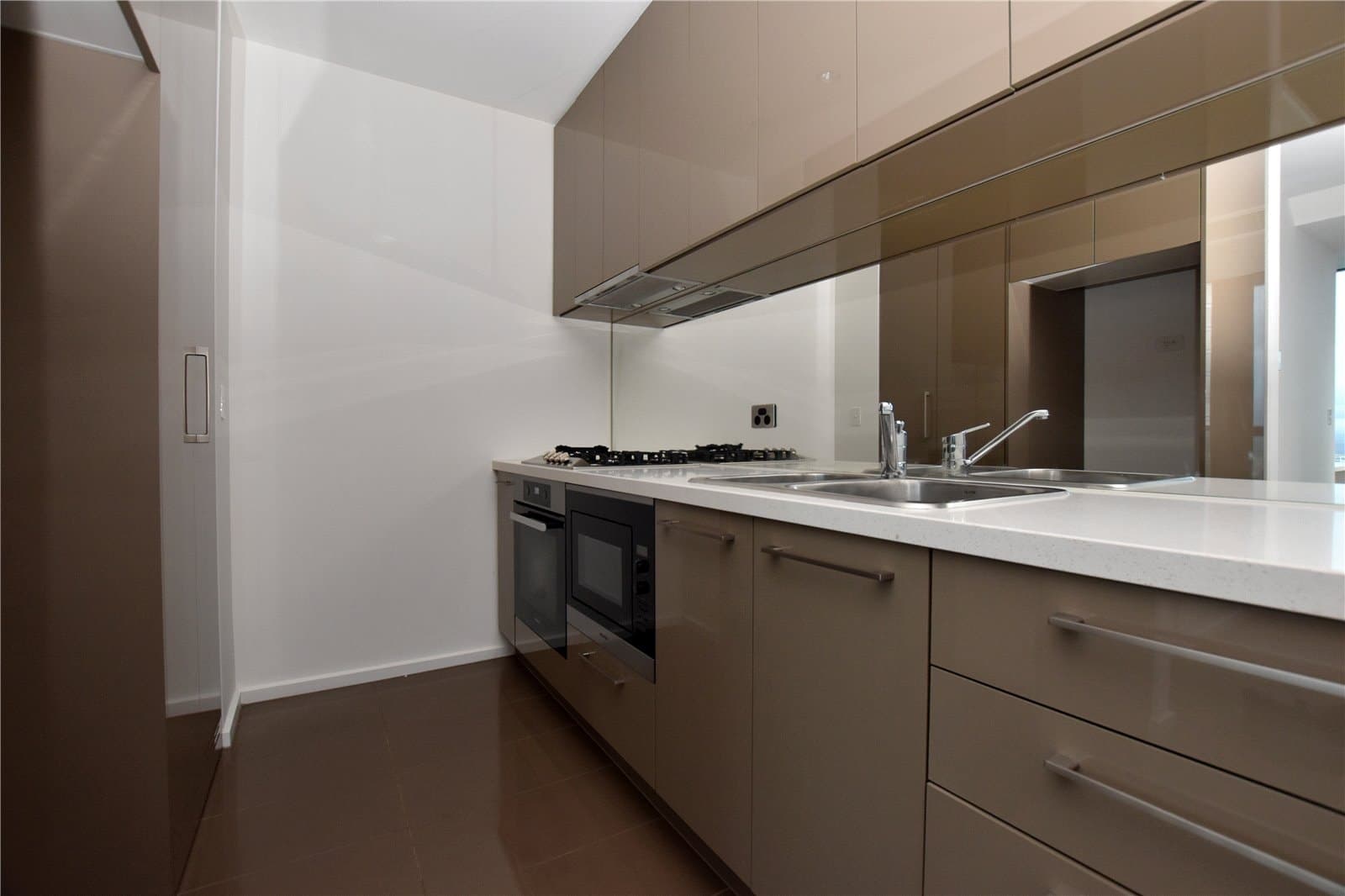 4806/60 Kavanagh Street, Southbank - Thumbnail 3