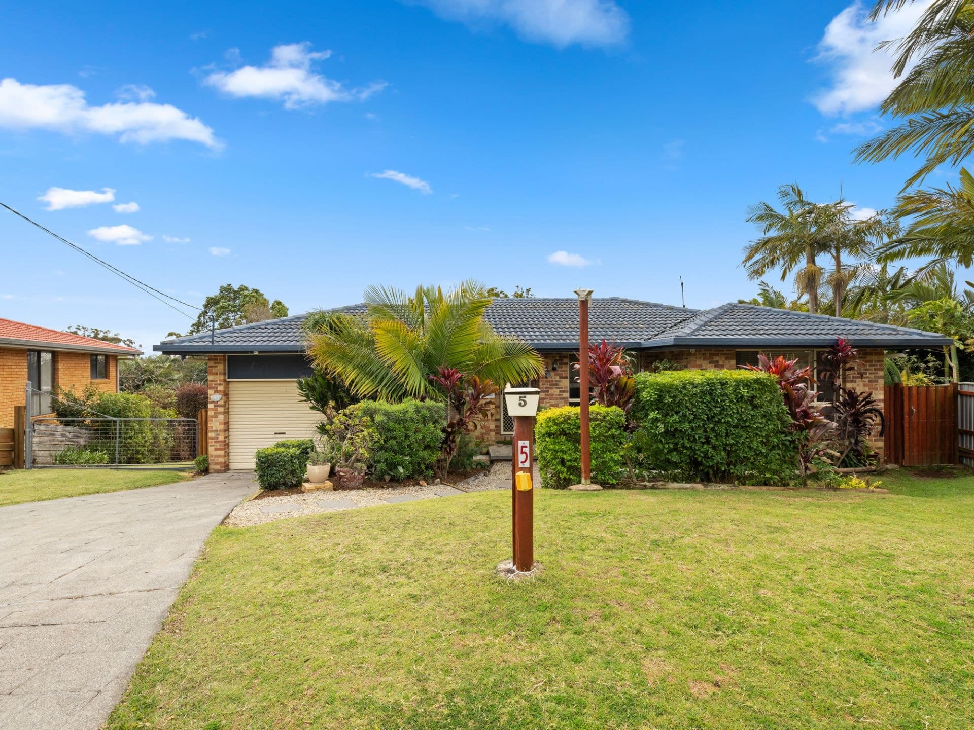 5 Leplaw Close SAFETY BEACH NSW, Safety Beach - Image 1