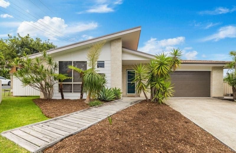 1 Mariner Drive SAFETY BEACH NSW, Safety Beach - Image 1