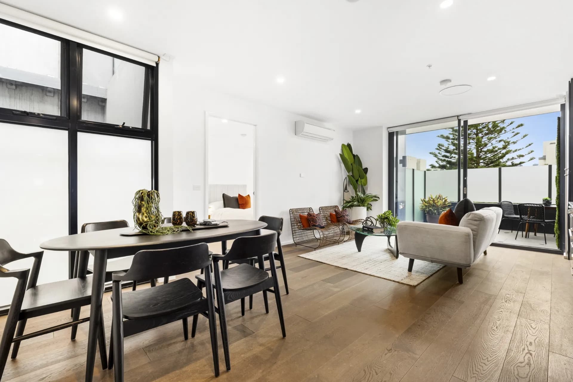 Unit 201/40 Beach Street, Port Melbourne, VIC, Port Melbourne - Thumbnail 3