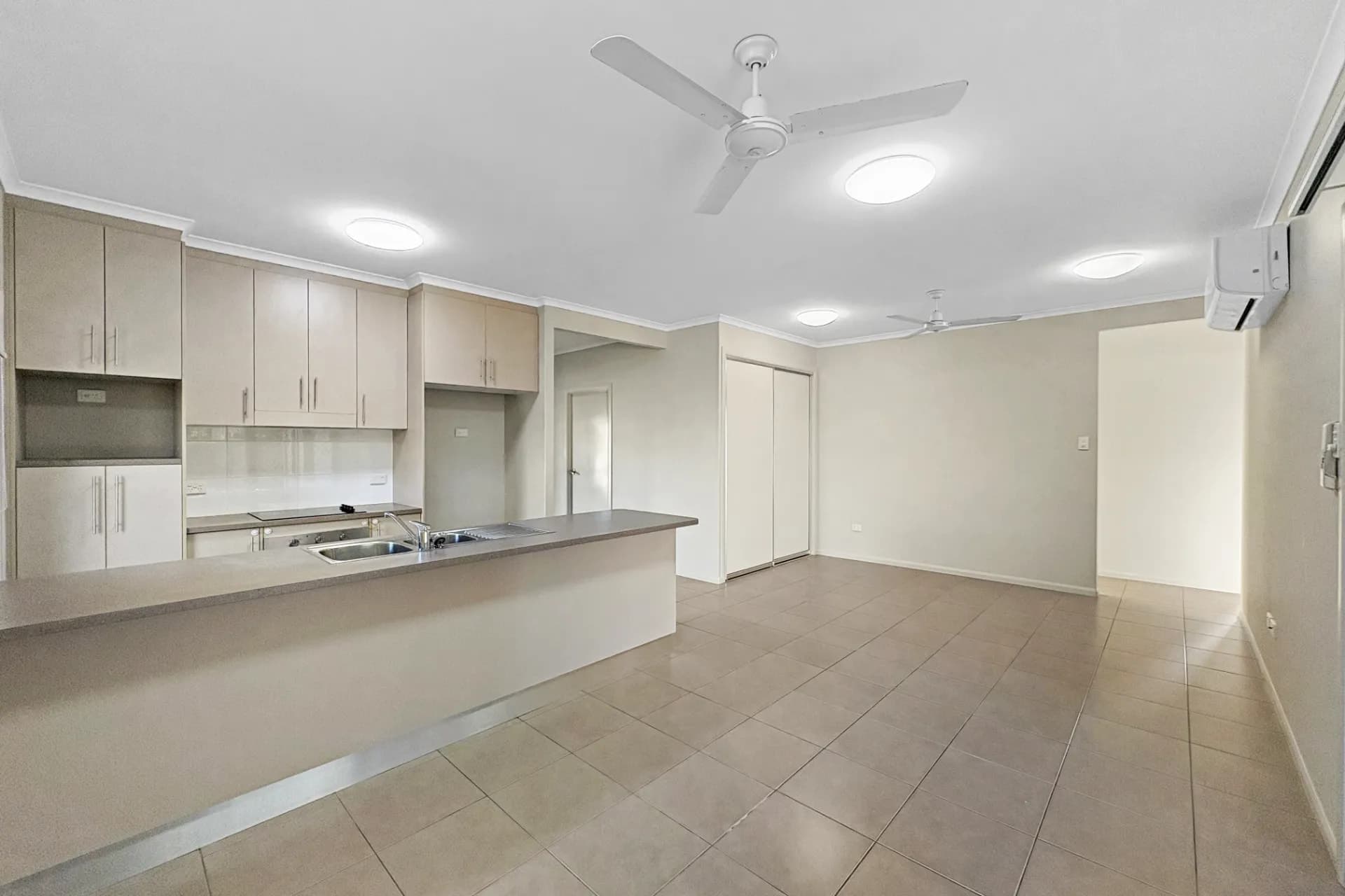 11 Glendower Street, Bushland Beach, QLD, Bushland Beach - Thumbnail 4