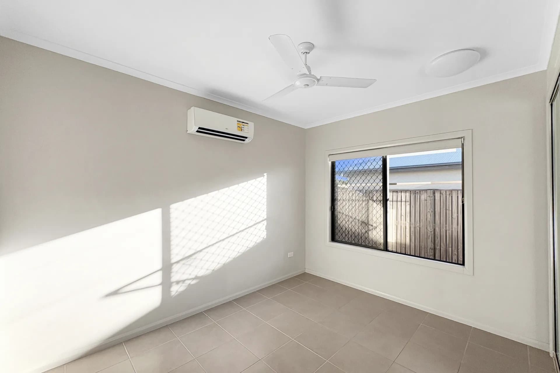 11 Glendower Street, Bushland Beach, QLD, Bushland Beach - Thumbnail 5