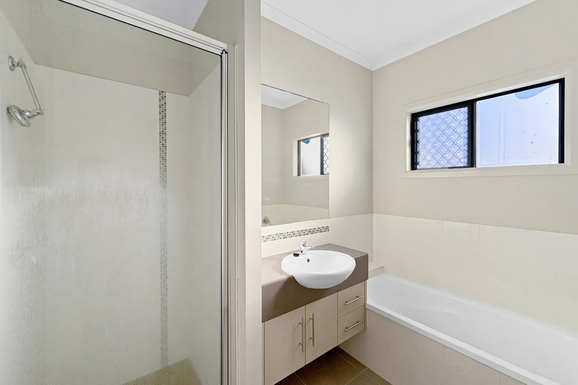 11 Glendower Street, Bushland Beach, QLD, Bushland Beach - Thumbnail 7