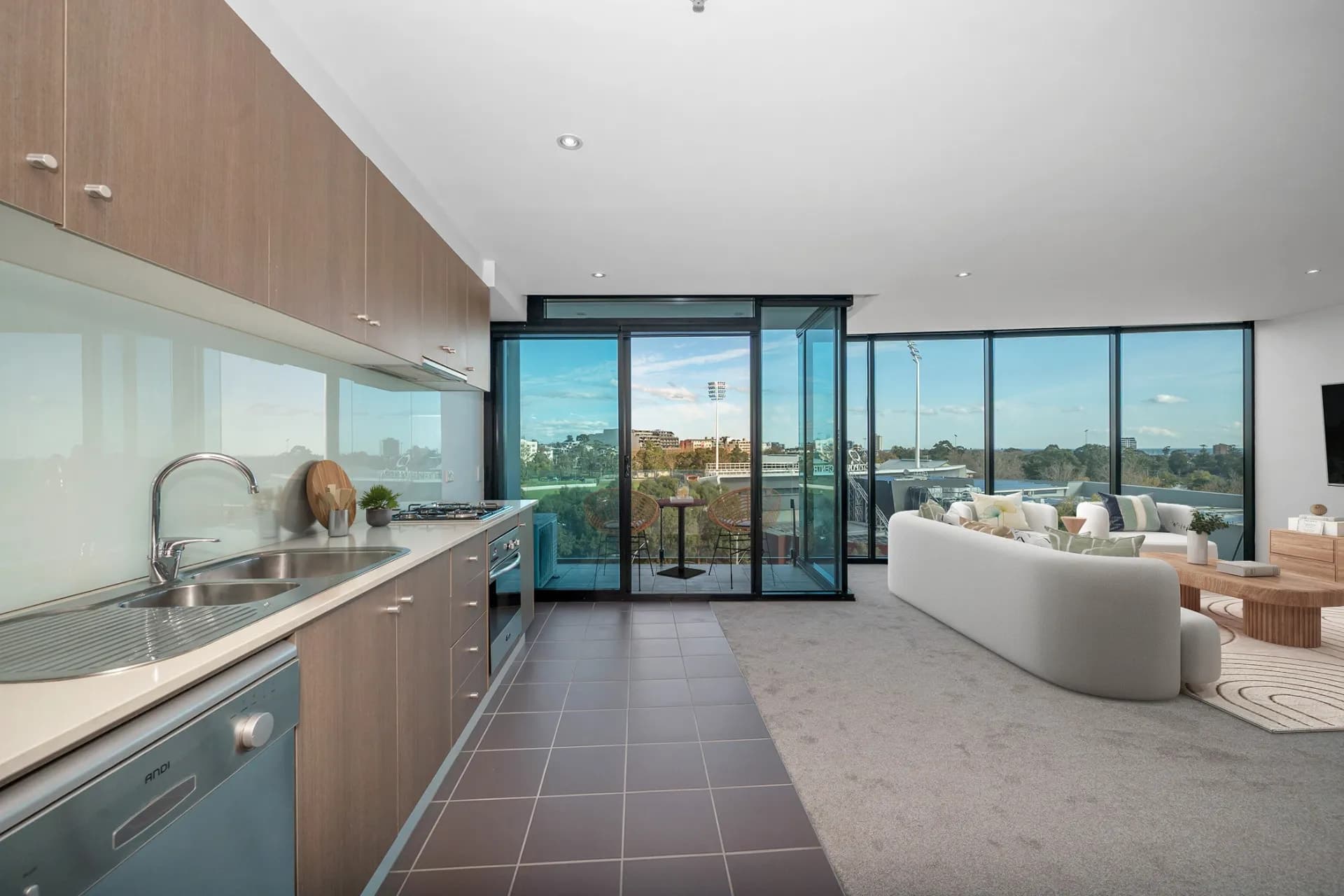 605/83 Queens  Road, Melbourne, VIC, Melbourne - Thumbnail 3