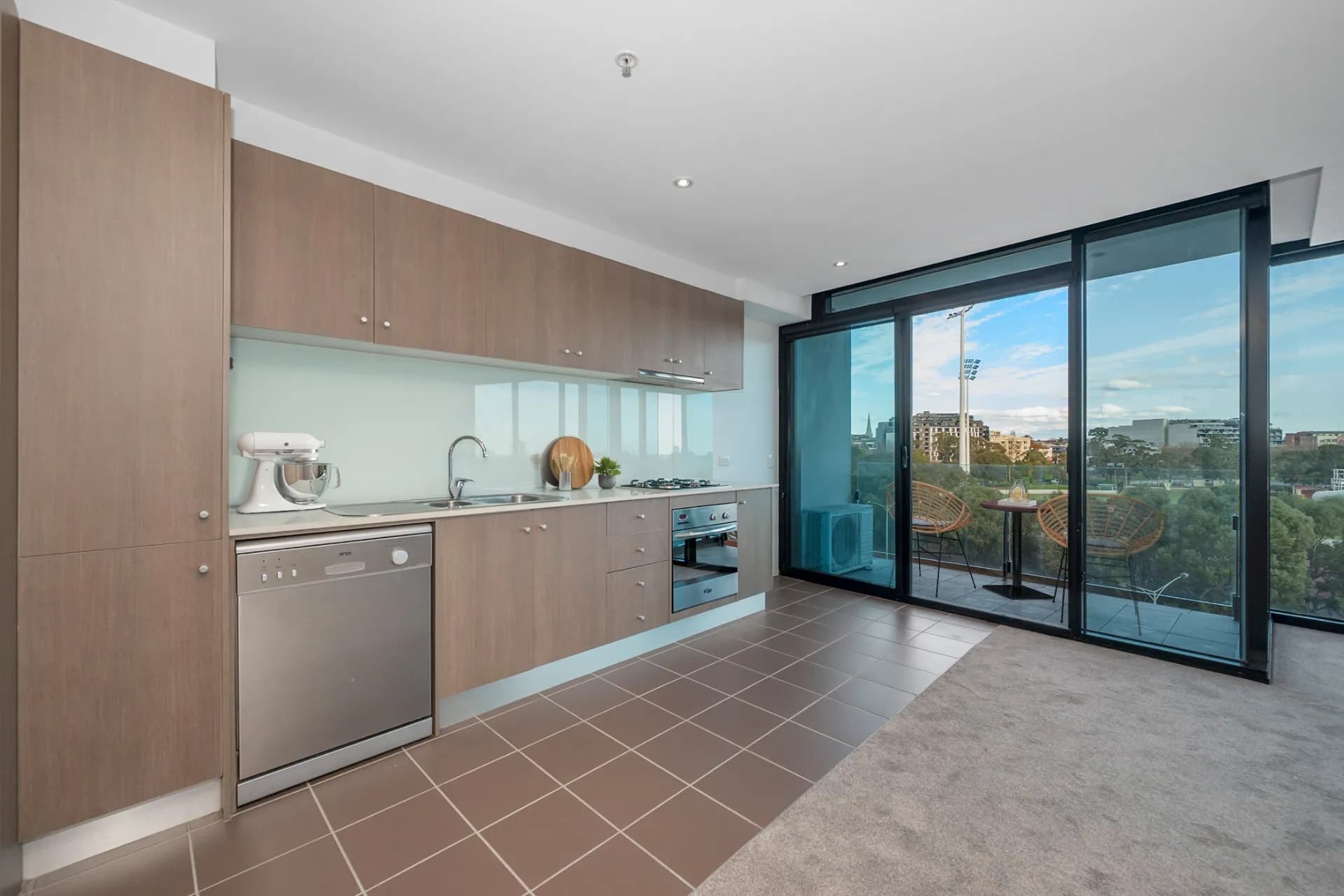 605/83 Queens  Road, Melbourne, VIC, Melbourne - Thumbnail 4