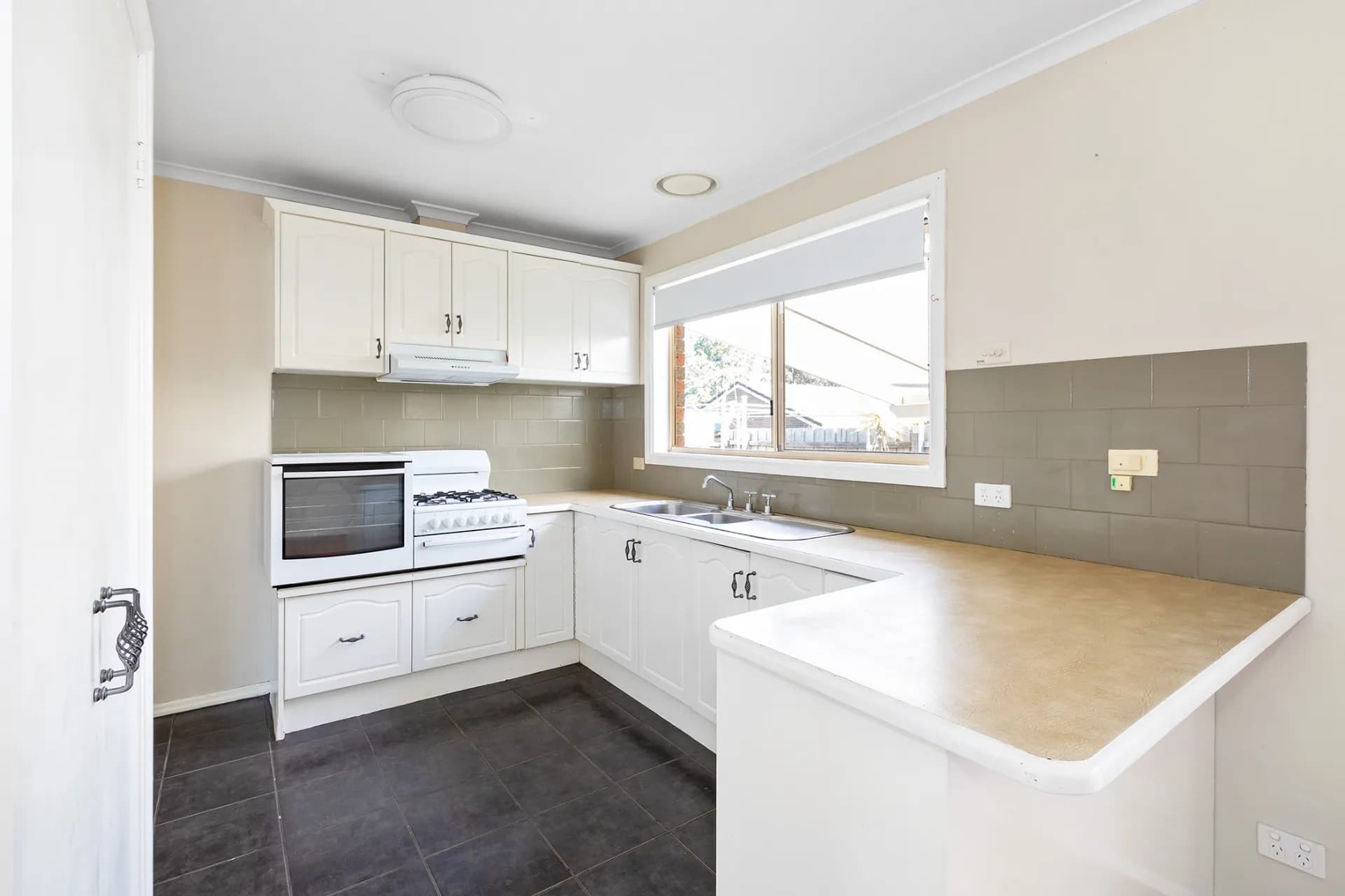 Unit 3/65 Herbert Street, Mornington, VIC, Mornington - Thumbnail 2