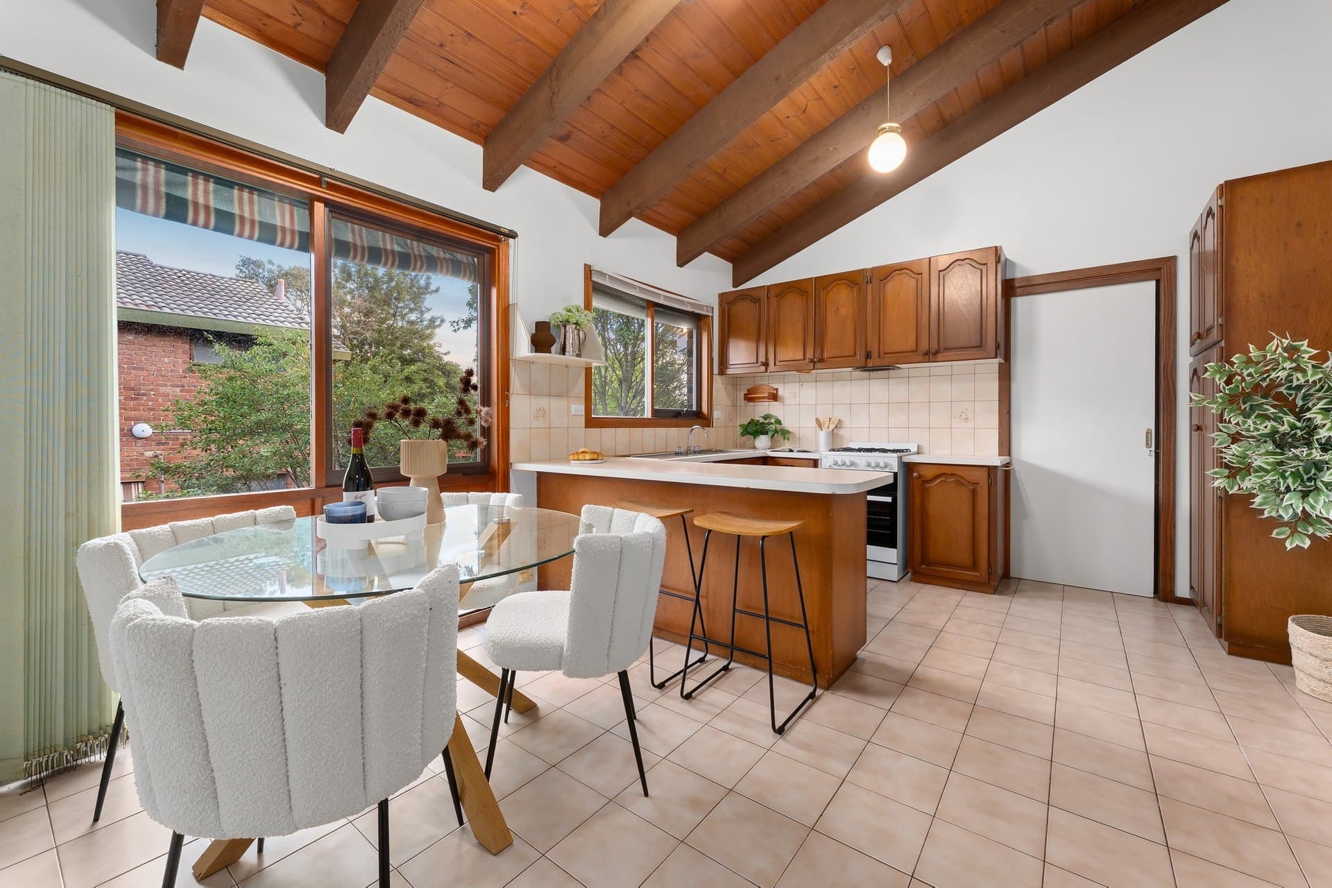 2/219 Blackburn Road, Doncaster East - Thumbnail 2