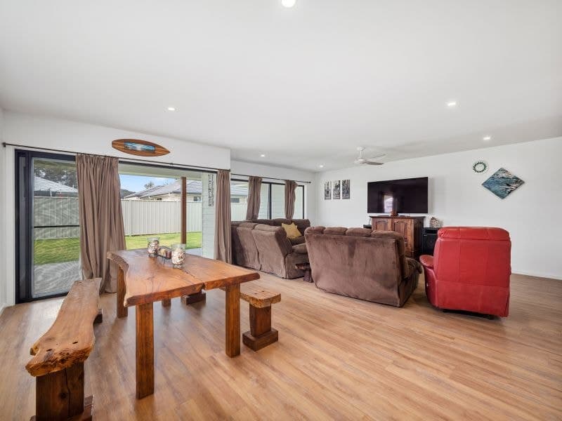 8 Serenity Bay Road EMERALD BEACH NSW, Emerald Beach - Thumbnail 6