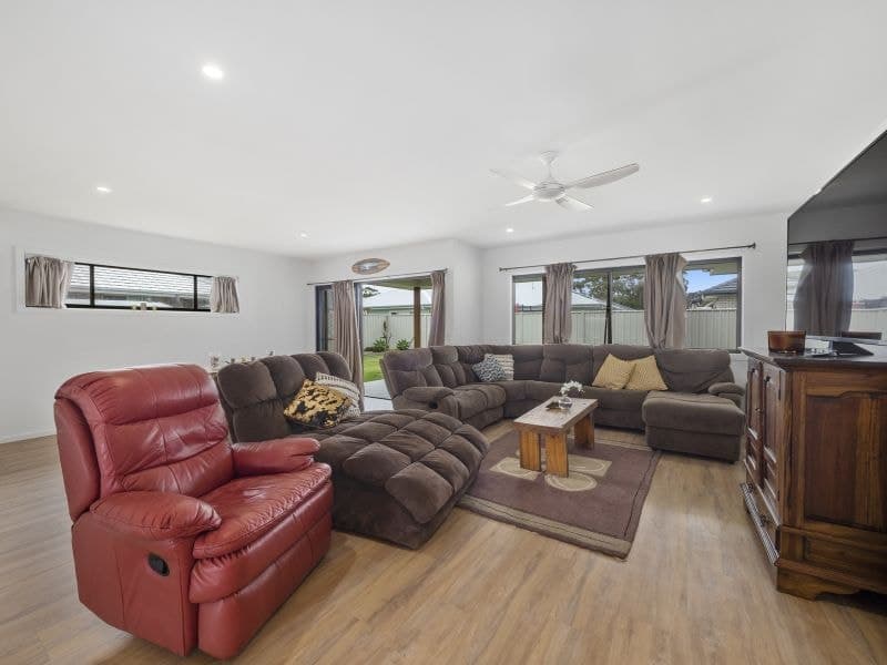 8 Serenity Bay Road EMERALD BEACH NSW, Emerald Beach - Thumbnail 7