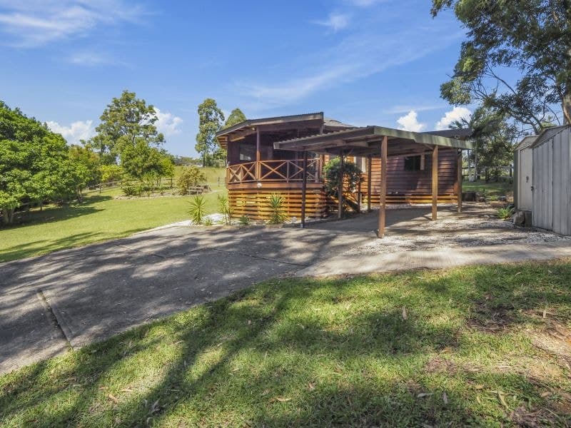 1 Pont Close EMERALD BEACH NSW, Emerald Beach - Thumbnail 2