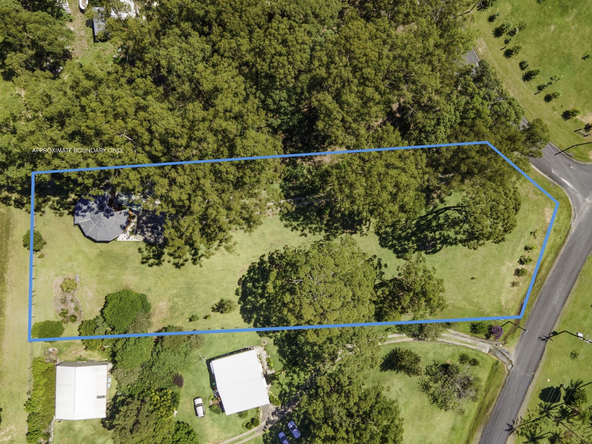1 Pont Close EMERALD BEACH NSW, Emerald Beach - Thumbnail 4