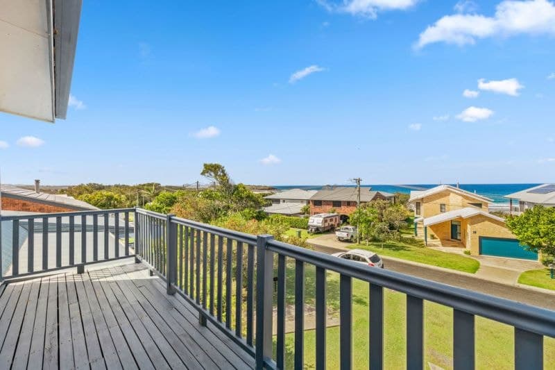 14 Fuller Street ARRAWARRA HEADLAND NSW, Arrawarra Headland - Thumbnail 4