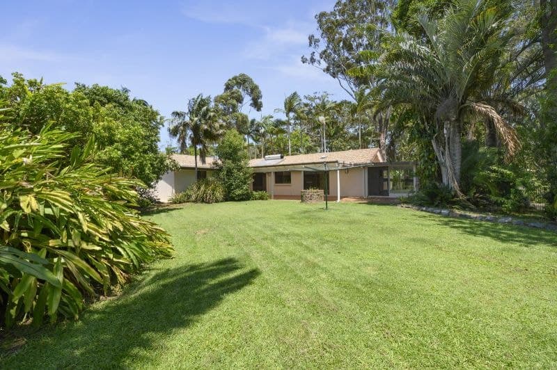 8 Beacon Cres EMERALD BEACH NSW, Emerald Beach - Thumbnail 2
